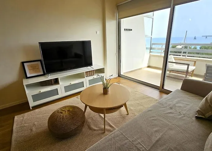 Molos Beachfront City-centre Διαμέρισμα Λεμεσός