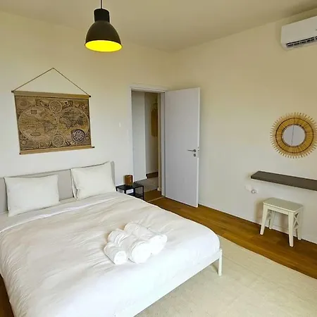 Apartment Molos Beachfront City-centre