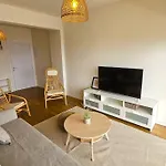 דירה Molos Beachfront City-centre