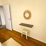Molos Beachfront City-centre לימסול